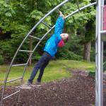 "Leibniz geht nach draußen" - 5d säubert Spielplätze - 22.5.13