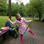 "Leibniz geht nach draußen" - 5d säubert Spielplätze - 22.5.13